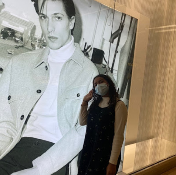 Meet your Posher, Ciara - Picture 1 of 1